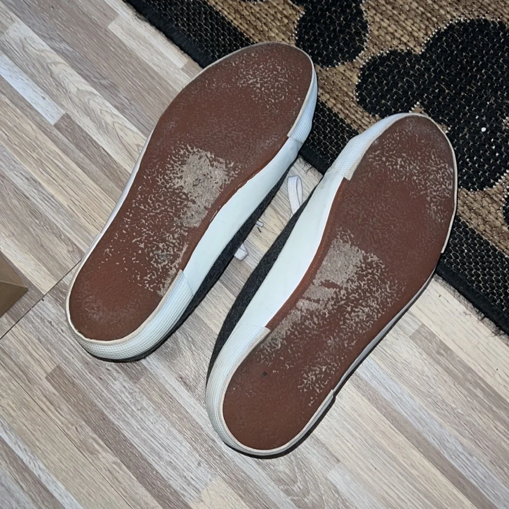 Old navy gray wool lace up sneakers
